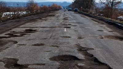 На ремонт доріг Закарпаття цього року виділили 1,7 мільярда гривень