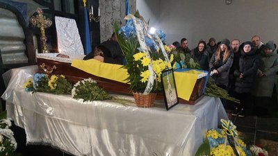 У Тернополі попрощалися із військовослужбовцем Тимофієм Антощуком У Тернополі попрощалися із військовослужбовцем Тимофієм Антощуком