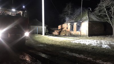 На Полтавщині на місці пожежі виявили тіло чоловіка На Полтавщині на місці пожежі виявили тіло чоловіка