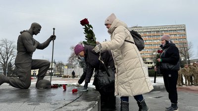 У Черкасах вшанували памʼять захисників Дебальцевського плацдарму