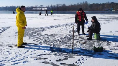 На київських водоймах тонка крига. Поліція закликає бути обережними На київських водоймах тонка крига. Поліція закликає бути обережними