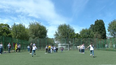 Попрощались із молодшою школою: у Черкасах для учнів однієї зі шкіл влаштували квест