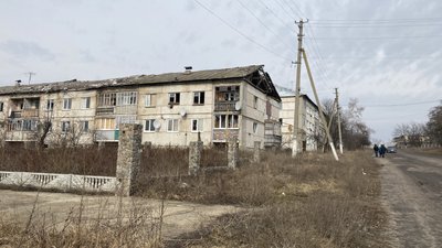 Звільнена Гусарівка через рік після деокупації. Березень 2023 року. Фото: Олена Клименко/Суспільне Харків Звільнена Гусарівка через рік після деокупації. Березень 2023 року. Фото: Олена Клименко/Суспільне Харків
