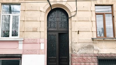 В історичній частині Чернівців реставрують двері: як стати учасником програми В історичній частині Чернівців реставрують двері: як стати учасником програми