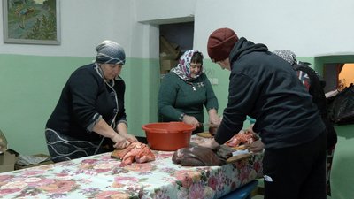 “Хлопці наші не втомлюються, і ми не маємо права”: як волонтерки на Вінниччині готують смаколики на передову “Хлопці наші не втомлюються, і ми не маємо права”: як волонтерки на Вінниччині готують смаколики на передову
