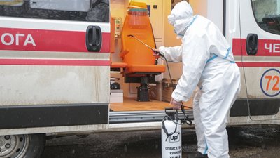 Без перерви між викликами. Як працює швидка у Чернівцях за майже заповнених лікарень