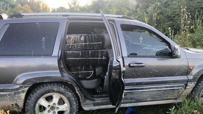 7250 пачок сигарет до Угорщини: попереджувальні постріли зупинили контрабандистів