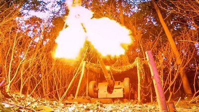 Українська артилерія веде вогонь по окупантах