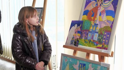 Діти починали ескіз, а військові його завершували. У Кривому Розі відкрилася виставка малюнків "Разом до Перемоги" Діти починали ескіз, а військові його завершували. У Кривому Розі відкрилася виставка малюнків "Разом до Перемоги"