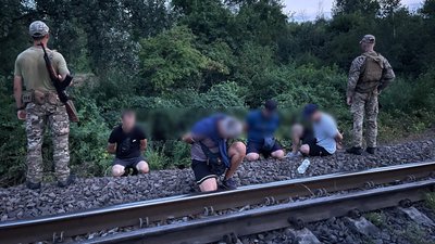 Поблизу угорського кордону на Закарпатті затримали чотирьох чоловіків