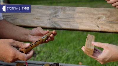 Майструє сопілки — сумський майстер Віталій Янов Майструє сопілки — сумський майстер Віталій Янов
