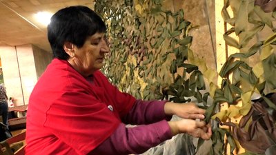 Все задля перемоги: в Ужгороді вимушена переселенка з Херсонщини шиє іграшки для благодійних ярмарків Все задля перемоги: в Ужгороді вимушена переселенка з Херсонщини шиє іграшки для благодійних ярмарків