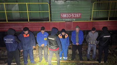 Зливали пальне з локомотивів: на Закарпатті підозрюють шістьох працівників Укрзалізниці