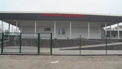 У Миколаєві триває будівництво першого у країні мобільного госпіталю для хворих на COVID-19