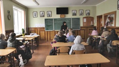 Штатний режим роботи: як працювали школи та дитсадки в Луцьку