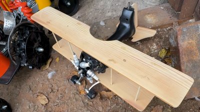 Мініатюрну техніку зі старих швейних машинок виготовляє майстер з Рівненщини Євгеній Сак Мініатюрну техніку зі старих швейних машинок виготовляє майстер з Рівненщини Євгеній Сак
