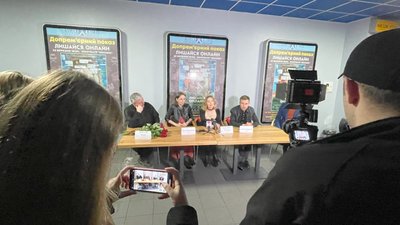 В Івано-Франківську відбувся допрем’єрний показ фільму "Лишайся онлайн" В Івано-Франківську відбувся допрем’єрний показ фільму "Лишайся онлайн"