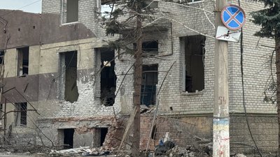 "Вбивають тих, хто не може дати відсіч. Це не війна, а бандитизм": краматорці — про вечірні бомбові удари 3 квітня "Вбивають тих, хто не може дати відсіч. Це не війна, а бандитизм": краматорці — про вечірні бомбові удари 3 квітня