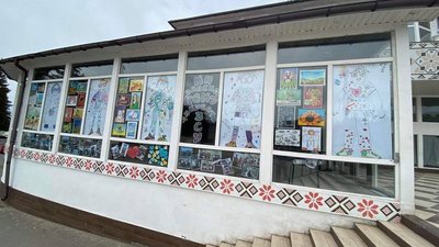 "Не віддамо наших хлопців темряві!". Миколаївська майстриня розігрує картини для допомоги теробороні "Не віддамо наших хлопців темряві!". Миколаївська майстриня розігрує картини для допомоги теробороні