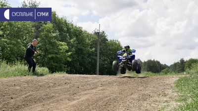 Навчає доньку квадрокросу у Сумах - Артем Семишкур Навчає доньку квадрокросу у Сумах - Артем Семишкур