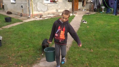 Учні Братковецького ліцею на Франківщині допомогли вночі загасити пожежу у сусіда Учні Братковецького ліцею на Франківщині допомогли вночі загасити пожежу у сусіда