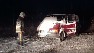 На Одещині через ожеледь рятували три автівки: яка ситуація на дорогах регіону зараз На Одещині через ожеледь рятували три автівки: яка ситуація на дорогах регіону зараз