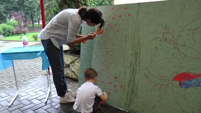 Полтавська художниця провела арт-терапію для франківців Полтавська художниця провела арт-терапію для франківців