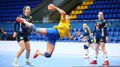 Україну розгромили у першому матчі плей-оф на жіночий чемпіонат світу з гандболу