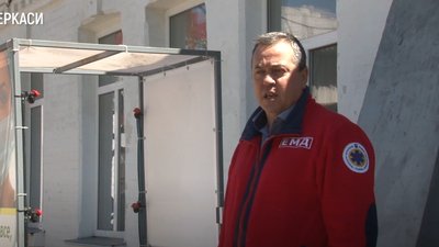 Черкаські працівники швидкої забезпечені спецкостюмами ще на місяць Черкаські працівники швидкої забезпечені спецкостюмами ще на місяць