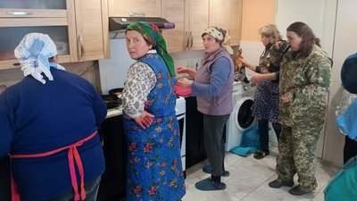 На Тернопільщині волонтери зібрали 10 тонн допомоги на схід На Тернопільщині волонтери зібрали 10 тонн допомоги на схід