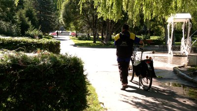 Три тисячі кілометрів за чотири місяці війни: харків'янин приїхав у Рівне на велосипеді Три тисячі кілометрів за чотири місяці війни: харків'янин приїхав у Рівне на велосипеді