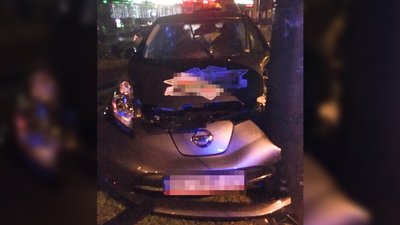 У Рівному п'яний водій біля собору врізався в опору У Рівному п'яний водій біля собору врізався в опору