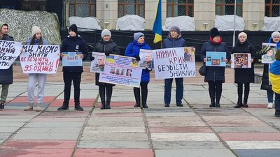 "Полон вбиває!": у Житомирі відбулася акція на підтримку полонених і зниклих безвісти "Полон вбиває!": у Житомирі відбулася акція на підтримку полонених і зниклих безвісти