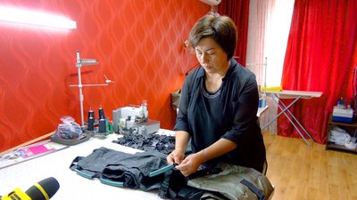 "Вони врятували не одне життя": як на Вінниччині шиють безкаркасні ноші для оборонців "Вони врятували не одне життя": як на Вінниччині шиють безкаркасні ноші для оборонців