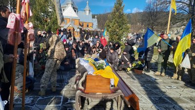Похорони бійця Василя Форгіля у Верховині Похорони бійця Василя Форгіля у Верховині