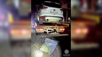 Наркотики у Чернігові: зупинили водійку з ознаками наркотичного сп'яніння