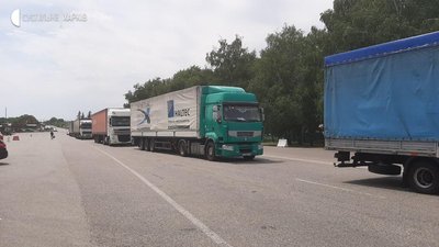 Черга із вантажівок: на "Гоптівці" утворився затор у напрямку РФ
