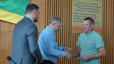 Двом волонтерам з Бердичева вручили військові нагороди