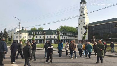 Вимагали відкриття ринку: у райцентрі на Рівненщині торговці перекривали дорогу Вимагали відкриття ринку: у райцентрі на Рівненщині торговці перекривали дорогу