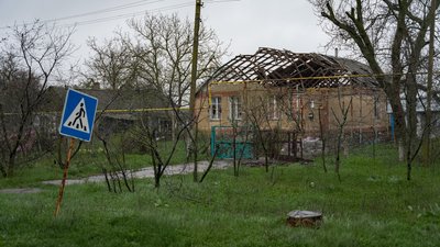 «Ми все відбудуємо, аби тільки росіян вигнати звідусіль». Як живе звільнена від окупантів Любимівка на Херсонщині «Ми все відбудуємо, аби тільки росіян вигнати звідусіль». Як живе звільнена від окупантів Любимівка на Херсонщині