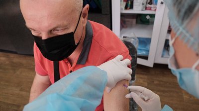 Як у Чернівцях відбувається масова вакцинація від COVID-19