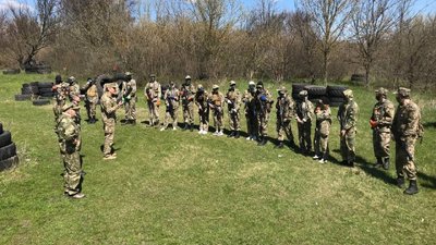 Учасник АТО вчить школярів з Кіровоградщини тактиці ведення бою та надання домедичної допомоги Учасник АТО вчить школярів з Кіровоградщини тактиці ведення бою та надання домедичної допомоги