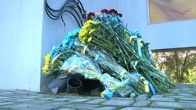 Без промов та урочистостей: у Херсоні відзначили День захисника України Без промов та урочистостей: у Херсоні відзначили День захисника України