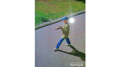 У Прилуках п’яний водій збив на «зебрі» двох дівчат У Прилуках п’яний водій збив на «зебрі» двох дівчат