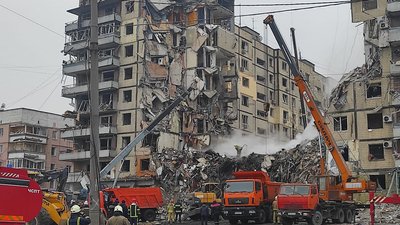 Ракетний удар по житловому будинку у Дніпрі: розібрали 45 відостків завалів Ракетний удар по житловому будинку у Дніпрі: розібрали 45 відостків завалів