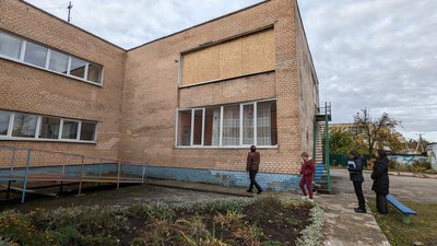Вибиті вікна закрили ДСП, 30 жовтня 2023, Славутська громада Вибиті вікна закрили ДСП, 30 жовтня 2023, Славутська громада