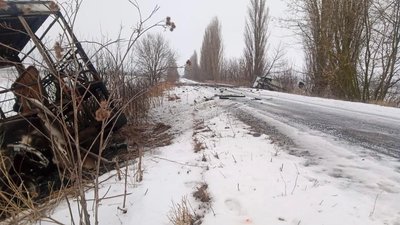 Російські військові обстріляли цивільну маршрутку на Сумщині: що розповідають очевидці Російські військові обстріляли цивільну маршрутку на Сумщині: що розповідають очевидці
