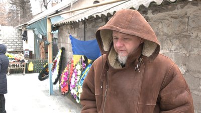 "Він підірвався на міні й залишився без кінцівки... та все одно повернувся на війну". Спогади про загиблого Юрія Савелло "Він підірвався на міні й залишився без кінцівки... та все одно повернувся на війну". Спогади про загиблого Юрія Савелло