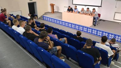 Запорізький футбольний клуб «Металург» представив нового головного тренера