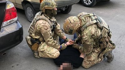 У Тернополі затримали керівника державної податкової інспекції на вимаганні 40 тисяч доларів У Тернополі затримали керівника державної податкової інспекції на вимаганні 40 тисяч доларів